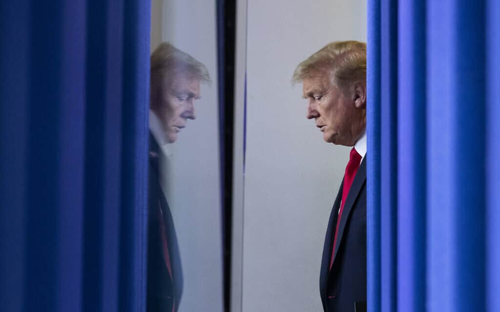 דונלד טראמפ בבית הלבן ב-22 באפריל 2020 (צילום: AP Photo/Alex Brandon)