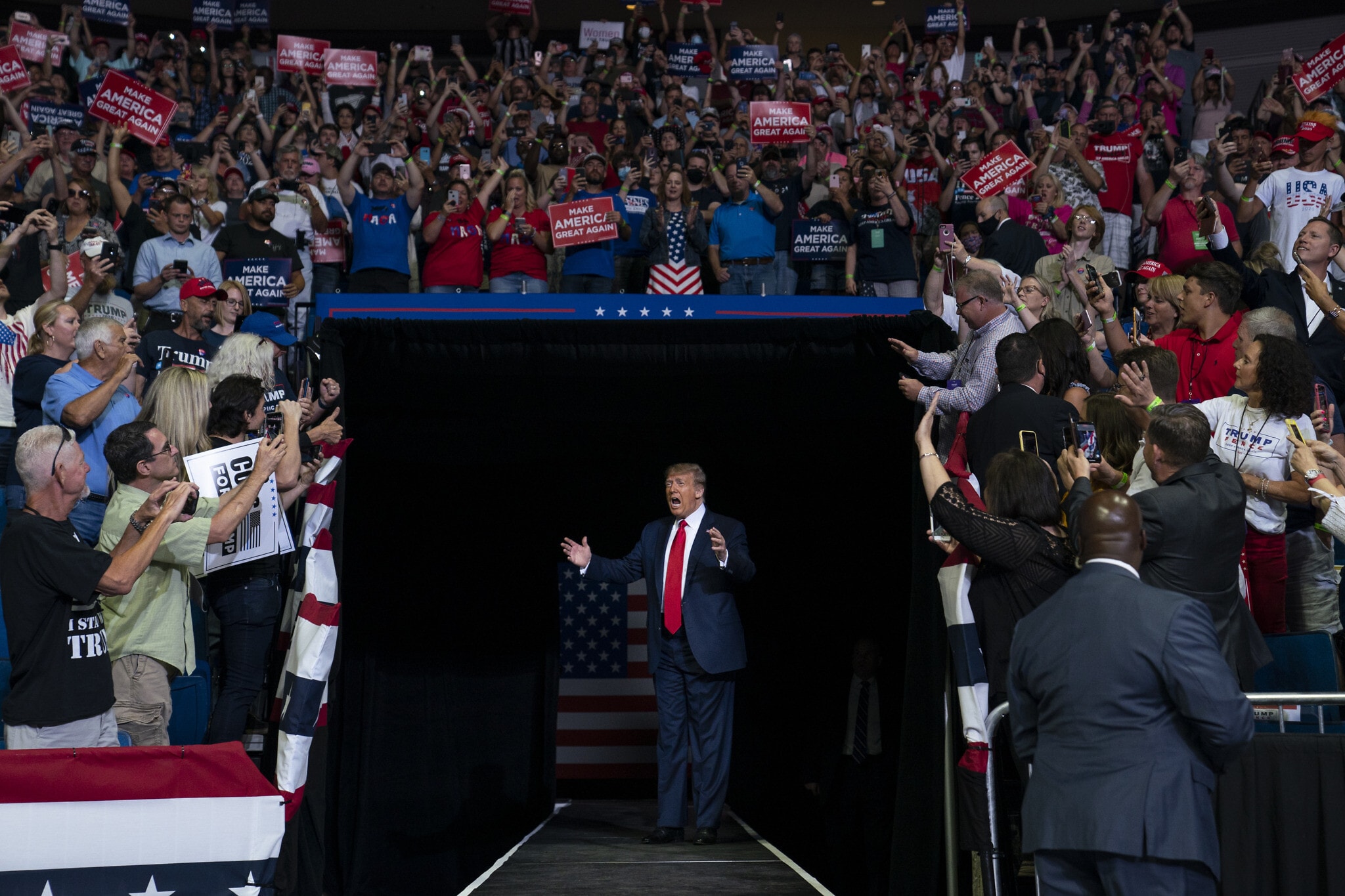 דונלד טראמפ מגיע לטלסה, 20 ביוני 2020 (צילום: AP Photo/Evan Vucci)