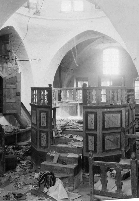 בית כנסת שחולל ונהרס במהלך הטבח בחברון ב-1929 (צילום: רשות הציבור)