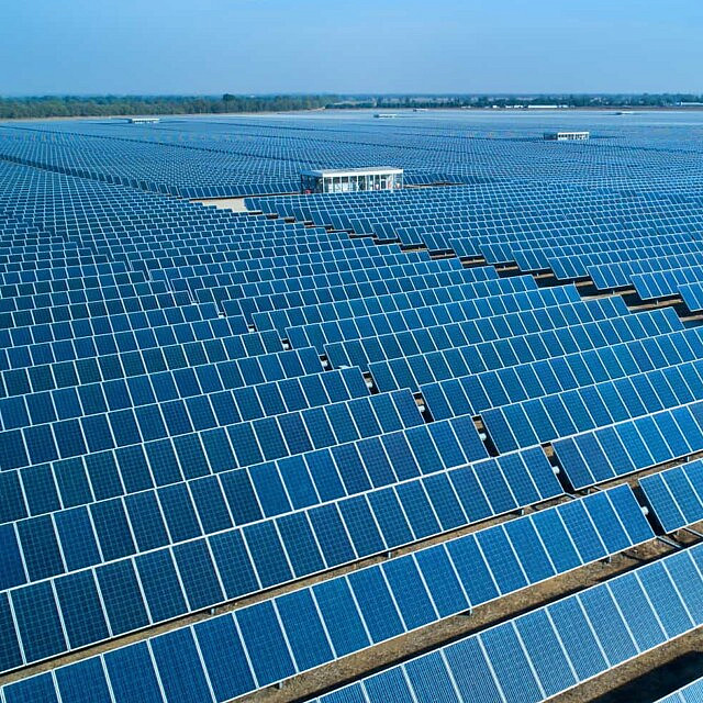 שדה פאנלים סולאריים בדרום הארץ (צילום: משה שי/פלאש90) שדה פאנלים סולאריים בדרום הארץ (צילום: משה שי/פלאש90)