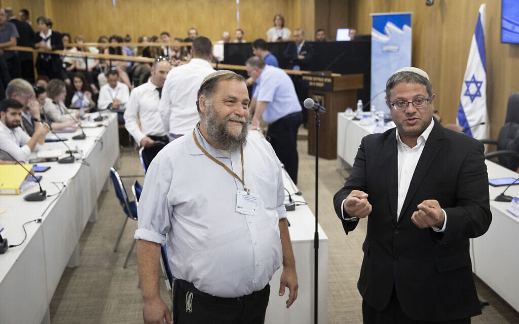 איתמר בן גביר ובנצי גופשטיין בדיון בוועדת הבחירות המרכזית בבקשה לפסול את עוצמה יהודית. 14 באוגוסט 2019 (צילום: הדס פרוש/פלאש90)
