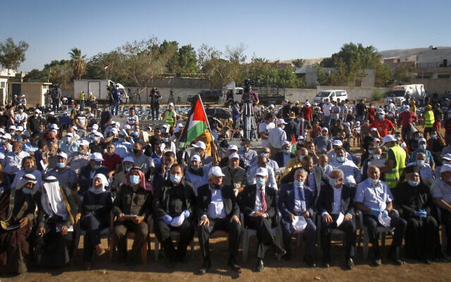 קהל שבא להאזין לנאומו של ראש הממשלה הפלסטיני נגד הסיפוח, בקעת הירדן, יוני 2020 (צילום: Nasser Ishtayeh/Flash90)