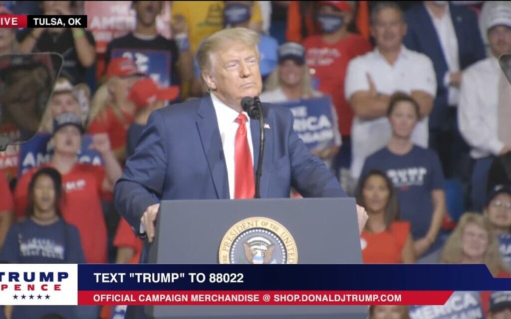 צילום מסך מתוך נאום דונלד טראמפ בעצרת הראשונה מאז פרוץ הקורונה, יוני 2020