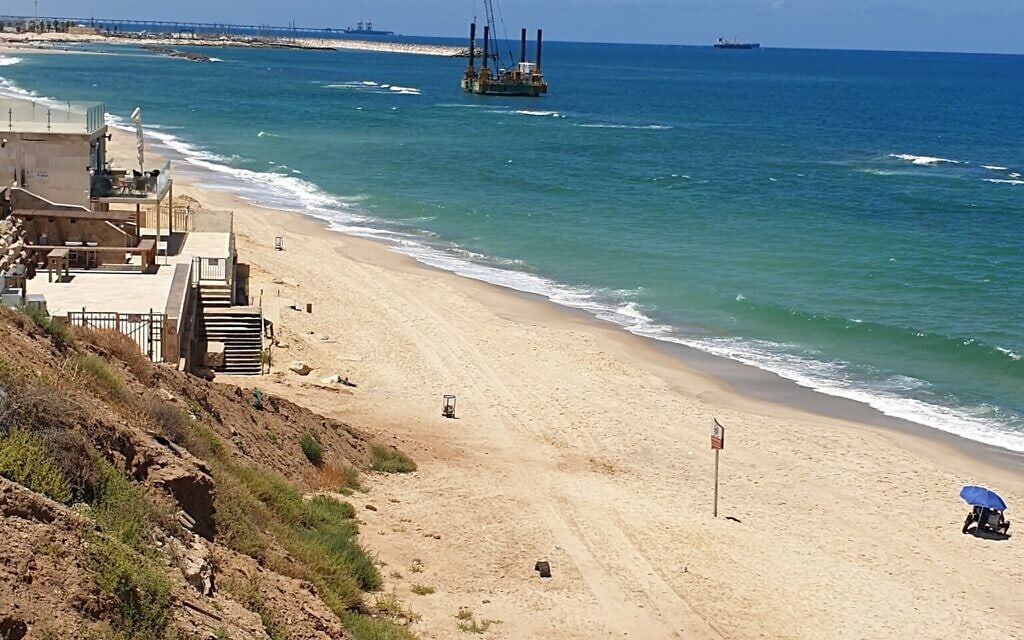 החוף הצפוני של אשקלון (צילום: אביב לביא) החוף הצפוני של אשקלון (צילום: אביב לביא)