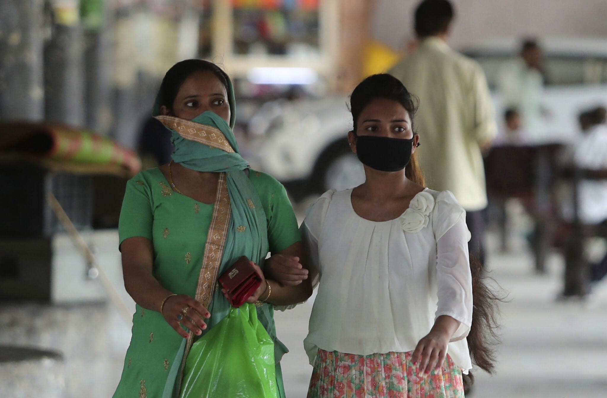 עידן הקורונה בהודו, יולי 2020, אילוסטרציה, למצולמות אין קשר לנאמר בידיעה (צילום: AP Photo/Channi Anand)