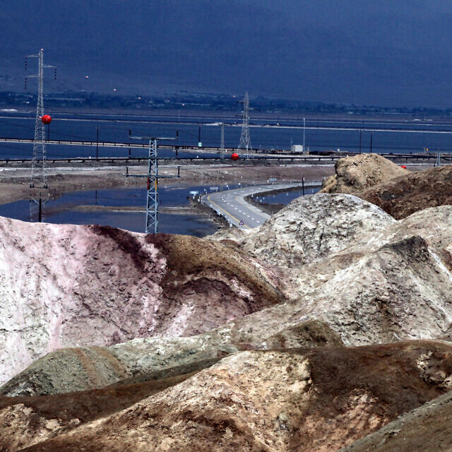 מפעלי כיל באזור ים המלח, ארכיון, 2012 (צילום: יוסי זמיר, פלאש 90)