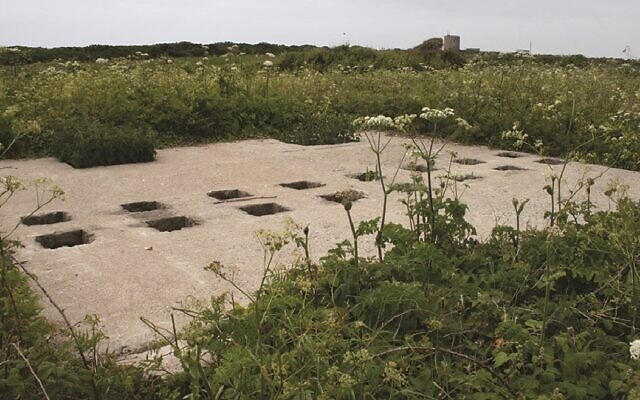 שרידי בית השימוש של האסירים במחנה הריכוז סילט על האי אולדרני (צילום: המרכז לארכאולוגיה של אוניברסיטת סטנדפורשייר/באמצעות הוצאת Antiquity)