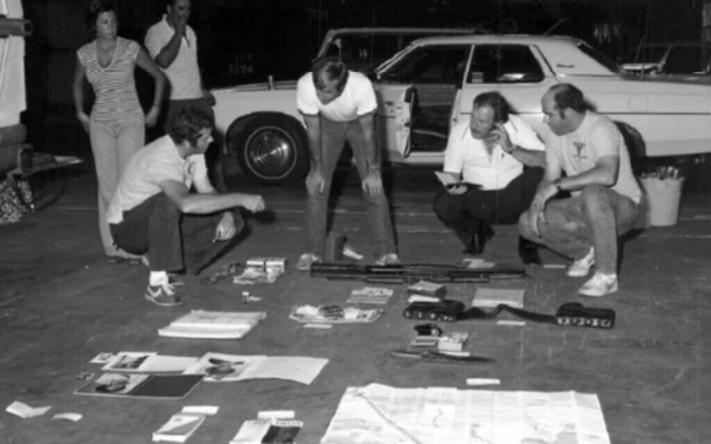 חוקרים עובדים כדי לפתור את תיק החטיפה של ג'ק טייך (צילום: באדיבות משטרת מחוז נסאו)