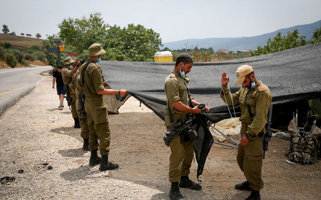 חיילי צה"ל ליד הכפר ג'יש, שעות אחרי ניסיון חדירה של חיזבאללה בהר דב, 27 ביולי 2020 (צילום: דייוויד כהן / פלאש 90)