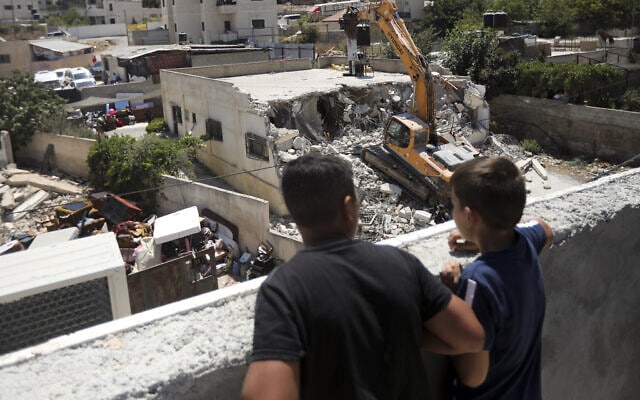 ארכיון, הריסת בתי פלסטינים במזרח ירושלים, אוגוסט 2019 (צילום: AP Photo/Mahmoud Illean)