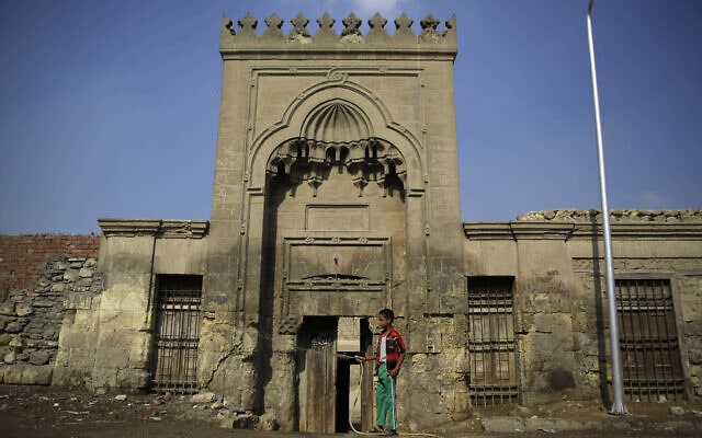 עיר המתים של קהיר, ארכיון, 2014 (צילום: AP Photo/Hassan Ammar)
