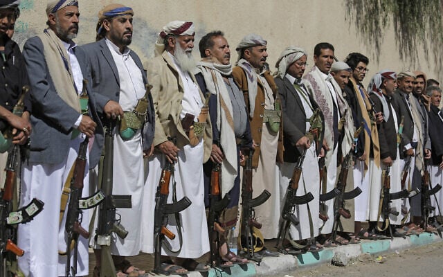 מורדים חותים חמושים בתימן, פברואר 2020 (צילום: AP Photo/Hani Mohammed)