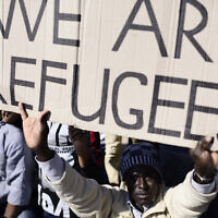 הפגנת מבקשי מקלט, ביניהם מאריתראה וסודן, מול שגרירויות ארה"ב ואירופה בתל אביב, ינואר 2014 (צילום: תומר נויברג/פלאש90)