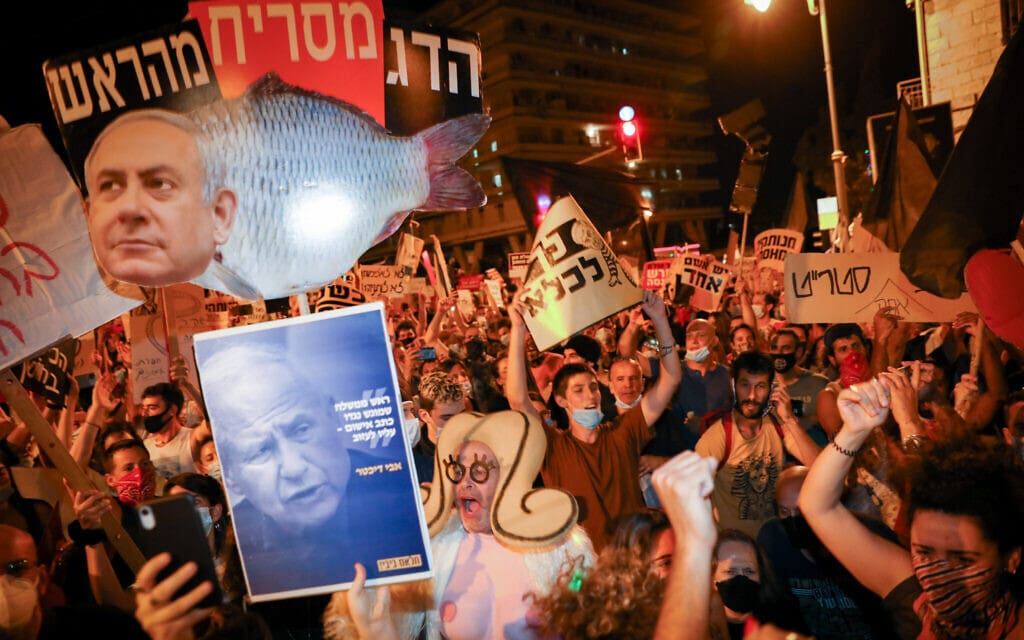 המחאה בירושלים מול מעון ראש הממשלה, 1 באוגוסט 2020 (צילום: אוליביה פיטוסי/פלאש90)