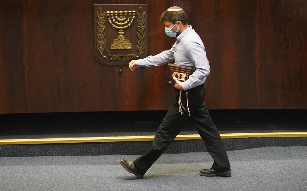 בצלאל סמוטריץ׳ לאחר נאומו על תיקון חוק השבות, ב-26 באוגוסט 2020 (צילום: יהונתן סמייה/דוברות הכנסת) בצלאל סמוטריץ׳ לאחר נאומו על תיקון חוק השבות, ב-26 באוגוסט 2020 (צילום: יהונתן סמייה/דוברות הכנסת)