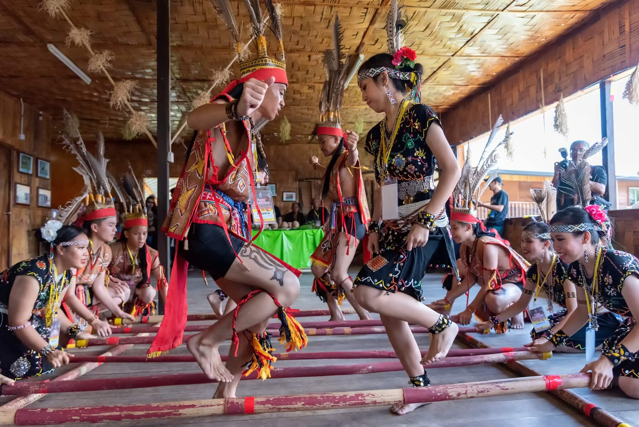 אילוסטרציה, ריקוד ילידי שבטי במלזיה, מאי 2019 (צילום: istockphoto/Cn0ra)