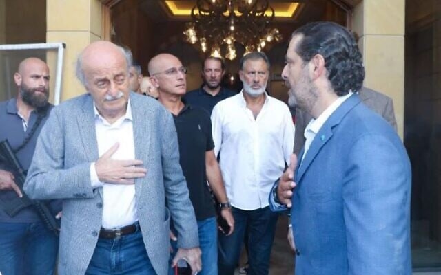 חרירי וג'נבלאט רגעים לאחר הפיצוץ (צילום: Saad Hariri Twitter Account)