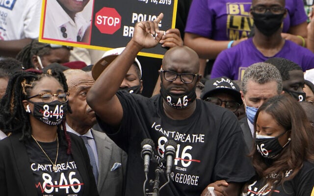 אחיו של ג&#039;ורג&#039; פלויד מוביל את המצעד נגד גזענות בוושינגטון הבירה, ב-28 באוגוסט 2020 (צילום: AP Photo/Jacquelyn Martin)