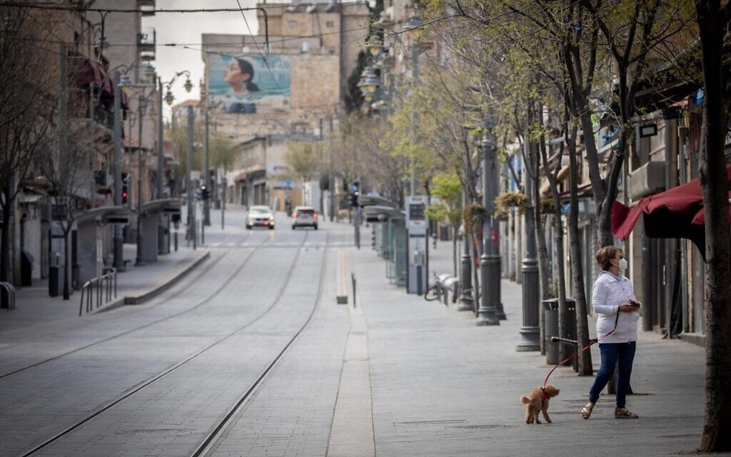 רחוב יפו בירושלים בסגר הקורונה הראשון (צילום: Yonatan Sindel/Flash90)