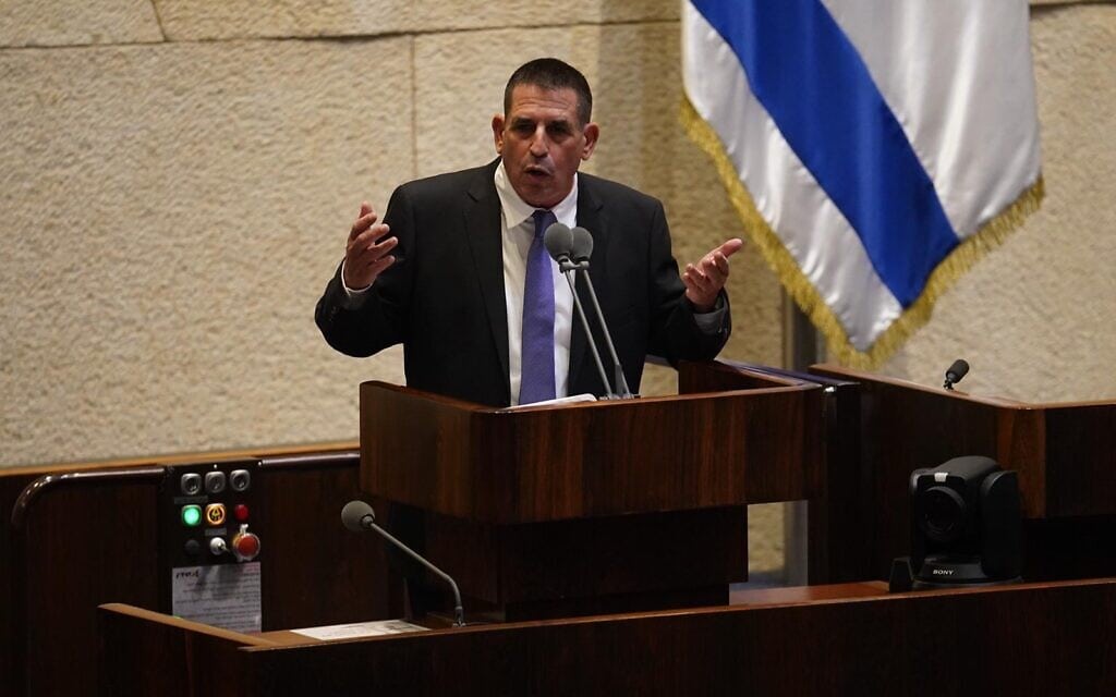 ח״כ יואב סגלוביץ׳ מיש עתיד נואם לפני ההצבעה בטרומית (צילום: דוברות הכנסת – יהונתן סמייה.) ח״כ יואב סגלוביץ׳ מיש עתיד נואם לפני ההצבעה בטרומית (צילום: דוברות הכנסת – יהונתן סמייה.)
