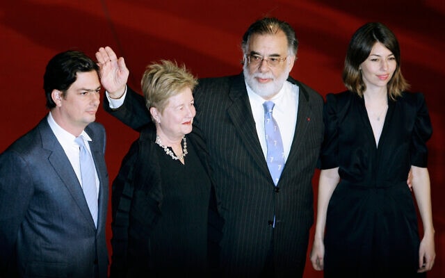 פרנסיס פורד קופולה, עם בתו סופיה, אשתו אלינור ובנו רומן, 2007 (צילום: AP Photo/Riccardo De Luca)