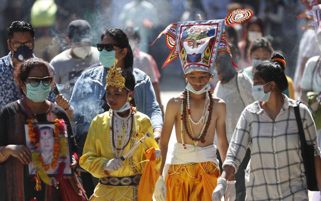 עידן הקורונה בנפאל, אוגוסט 2020 (צילום: AP Photo/Niranjan Shrestha)