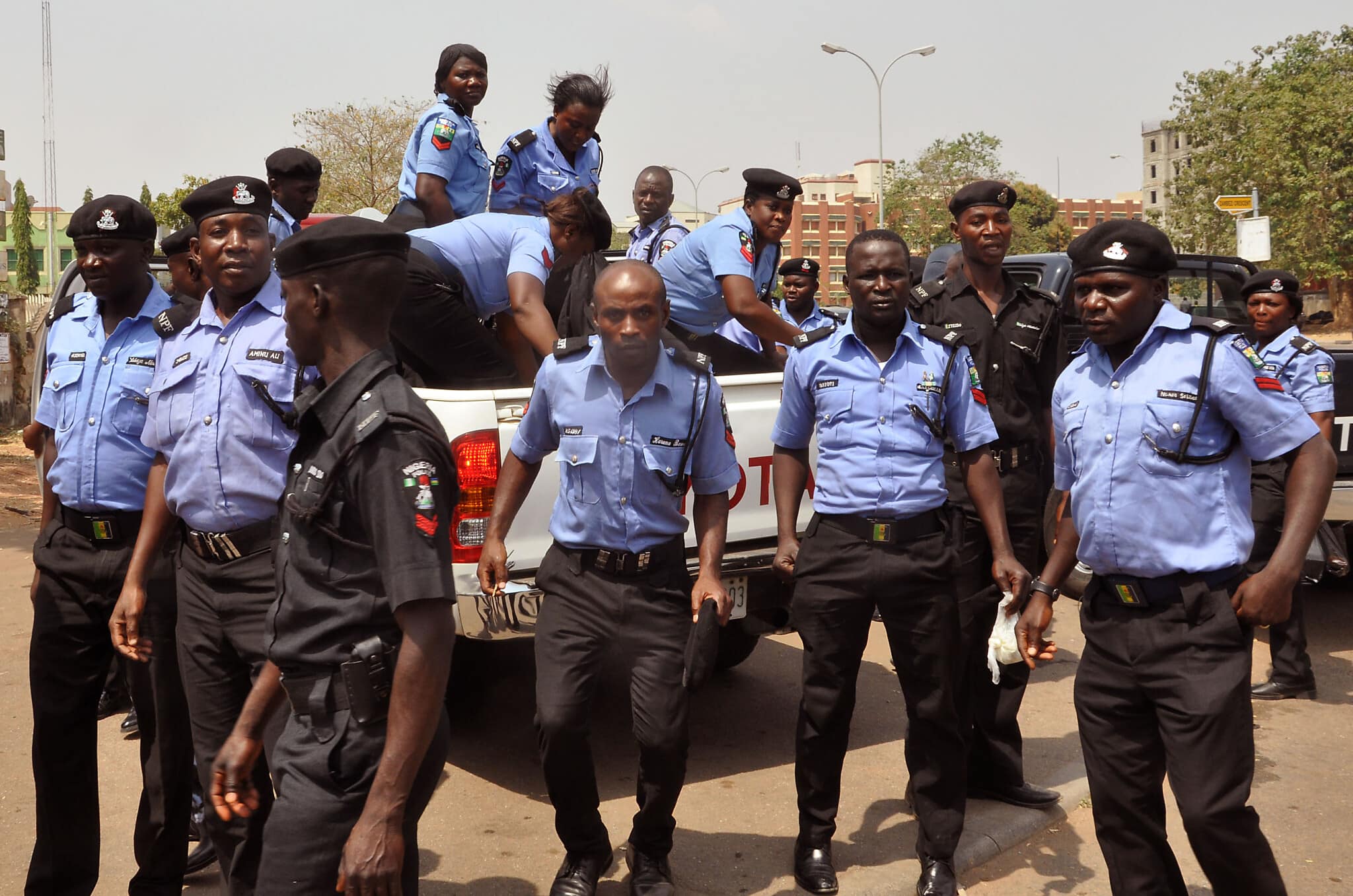 אילוסטרציה, כוחות משטרה ניגריים מאבטחים את הבחירות שם ב-2015, בתגובה למחאה חברתית (צילום: AP Photo/Olamikan Gbemiga)