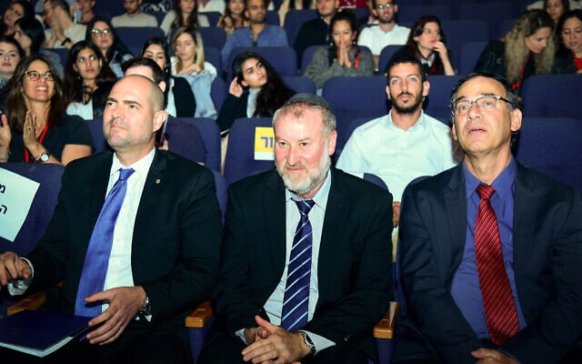 שי ניצן, אביחי מנדלבליט ואמיר אוחנה בכנס משפטי בתל אביב, ב-4 בנובמבר 2019 (צילום: פלאש90)