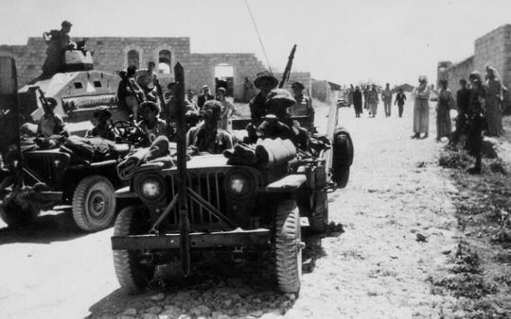 חיילי צה"ל בפאתי כפר קאסם, 1949 (צילום: לע"מ)
