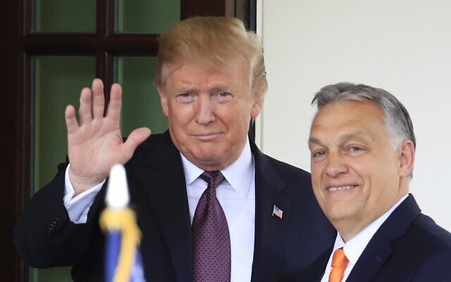 נשיא ארצות הברית דונלד טראמפ מקבל את פניו של ראש ממשלת הונגריה ויקטור אורבן בבית הלבן בוושינגטון, 13 במאי 2019 (צילום: AP Photo/Manuel Balce Ceneta)