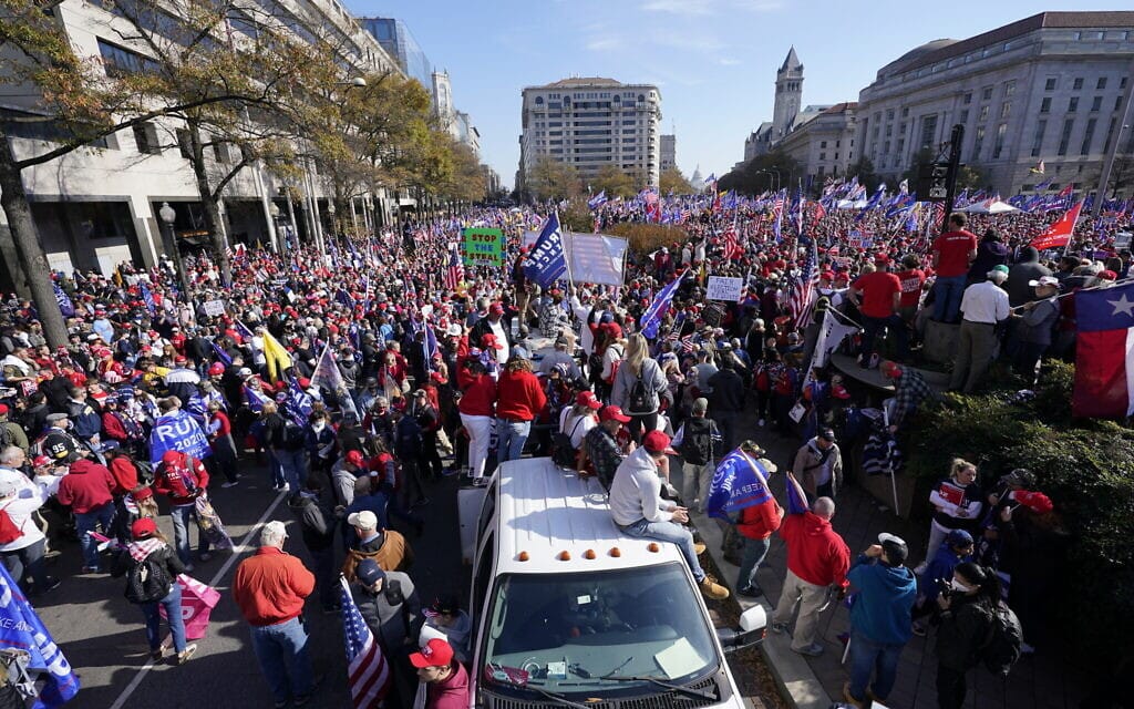 תומכי טראמפ בעצרת ענק בוושינגטון, 14 בנובמבר 2020 (צילום: AP Photo/Julio Cortez)