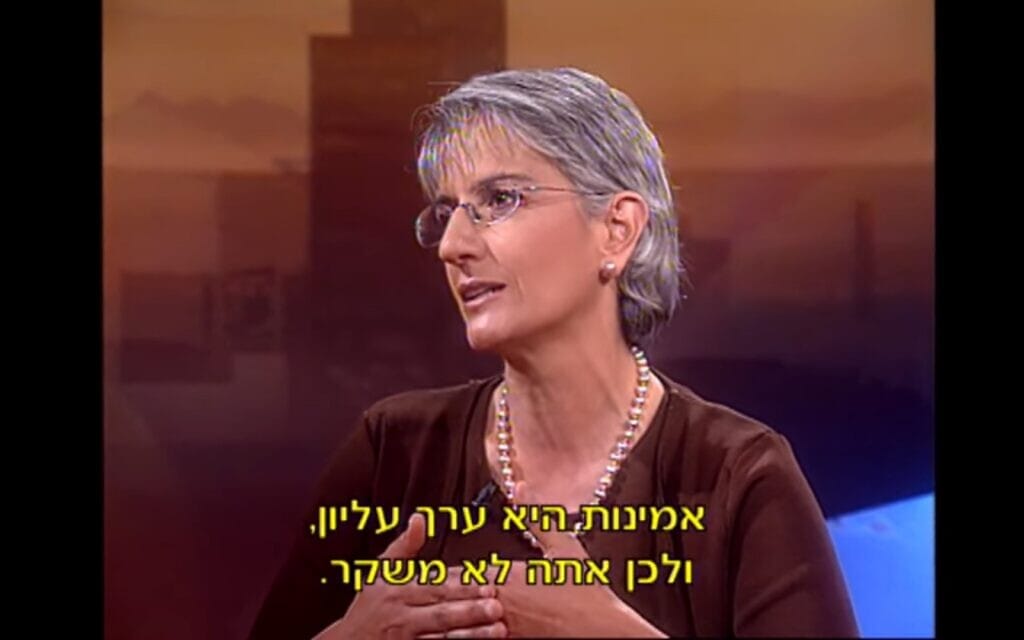 רות ירון, צילום מסך מראיון ל"חוצה ישראל" עם רינו צרור בחינוכית