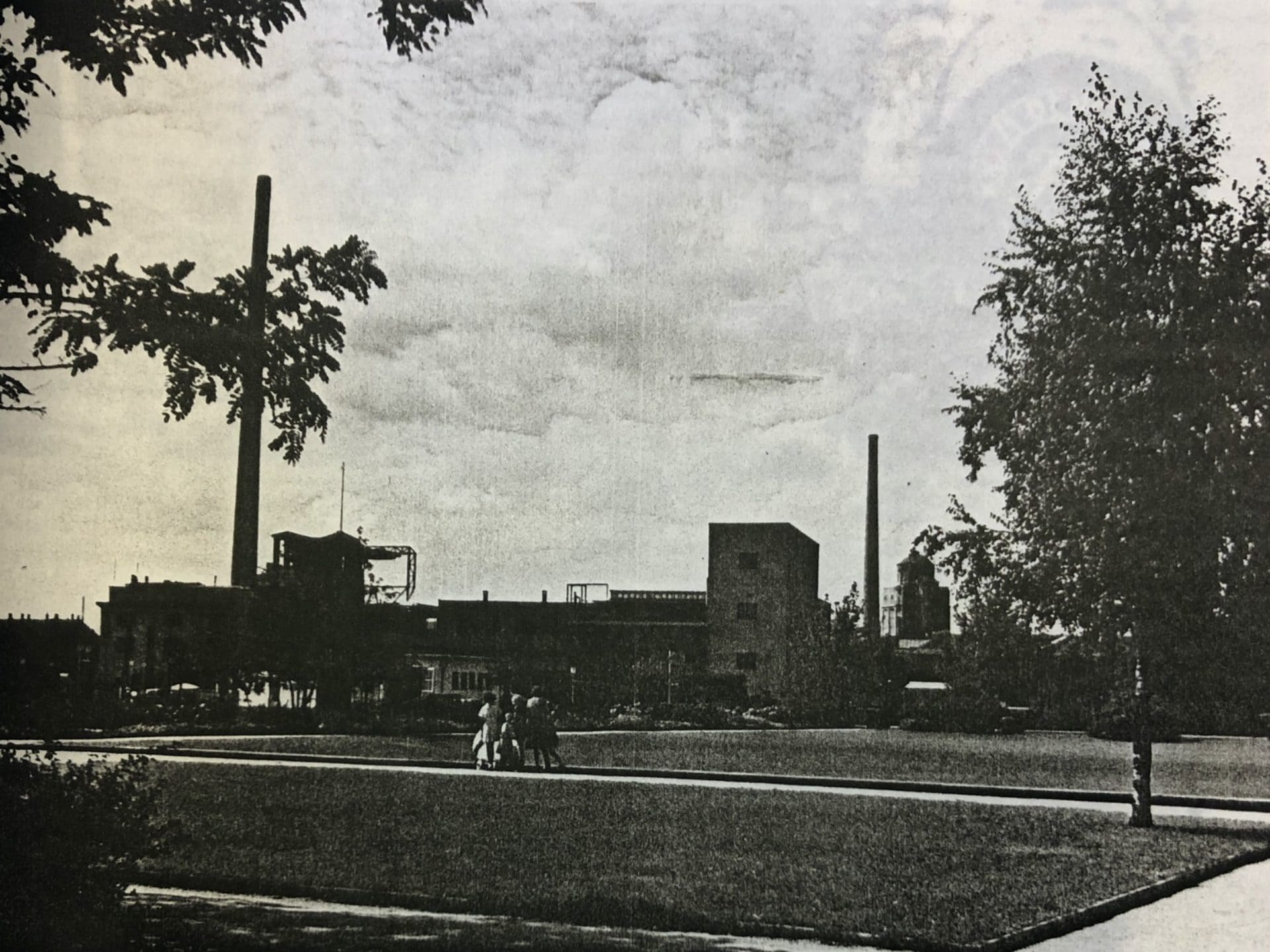 מפעל בנקיסר, בבעלות משפחת ריימן, הבעלים הנוכחיים של ג&#039;אב אחזקות. בתקופת השלטון הנאצי השתמש המפעל ב-175 עובדי כפייה (צילום: באדיבות קרן אלפרד לנדקר)