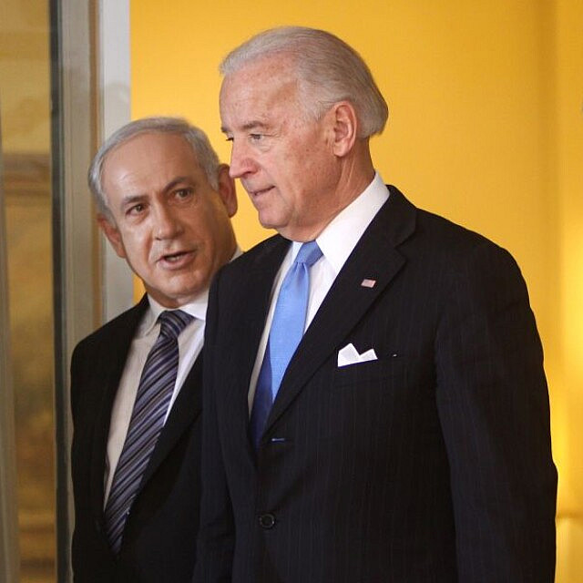 בנימין נתניהו וסגן נשיא ארצות הברית דאז ג'ו ביידן בירושלים, 9 במרץ 2010 (צילום: אמיל סלמאן/מאגר/פלאש 90)