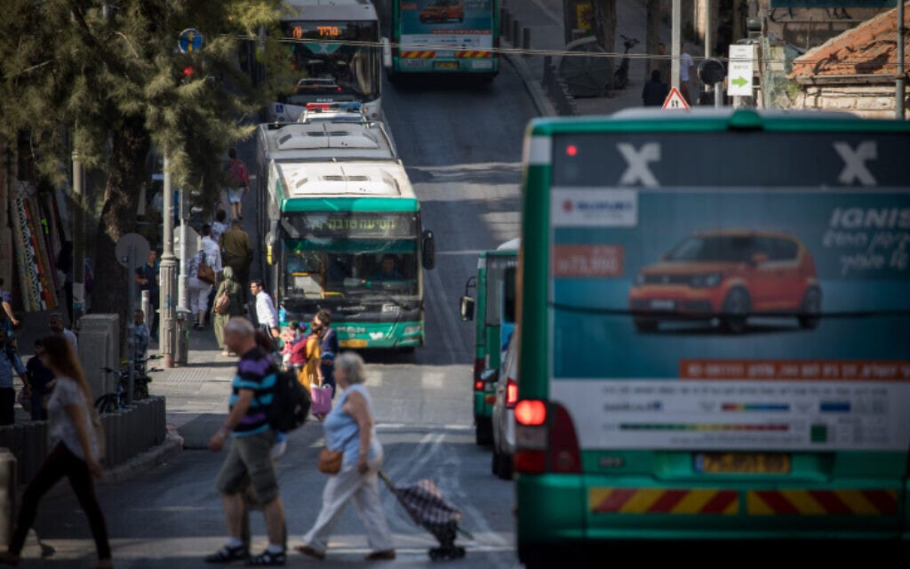אוטובוסים של אגד בירושלים, 8 ביוני 2017 (צילום: יונתן זינדל, פלאש 90)