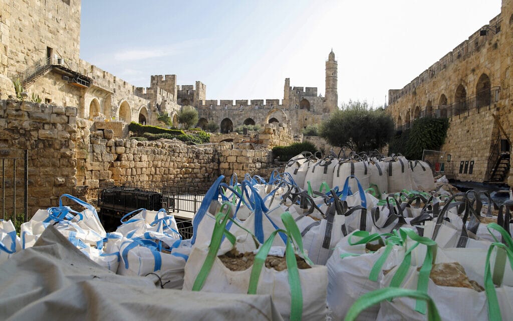 חפירות במתחם מוזיאון מגדל דוד, נובמבר 2020 (צילום: ריקי רחמן)