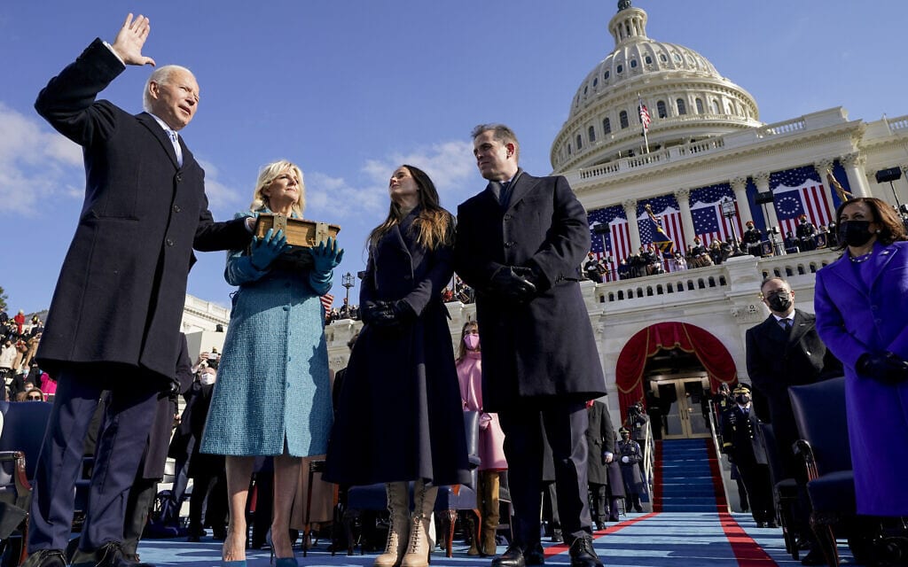 ג'ו ביידן נשבע בטקס כניסתו לתפקיד נשיא ארצות הברית ה-46, 20 בינואר 2021 (צילום: AP Photo/Andrew Harnik)