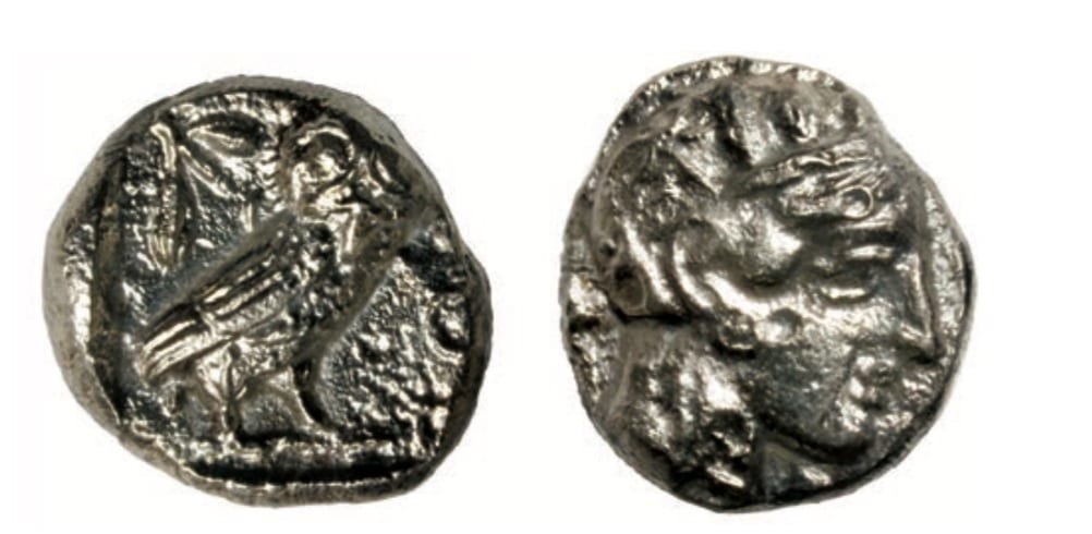 מטבעות כסף שנמצאו באתר היישוב העתיק כפר מור, המתוארכים ל-390-420 לפנה&quot;ס (צילום: דוברות משרד מתאם פעולות הממשלה בשטחים)