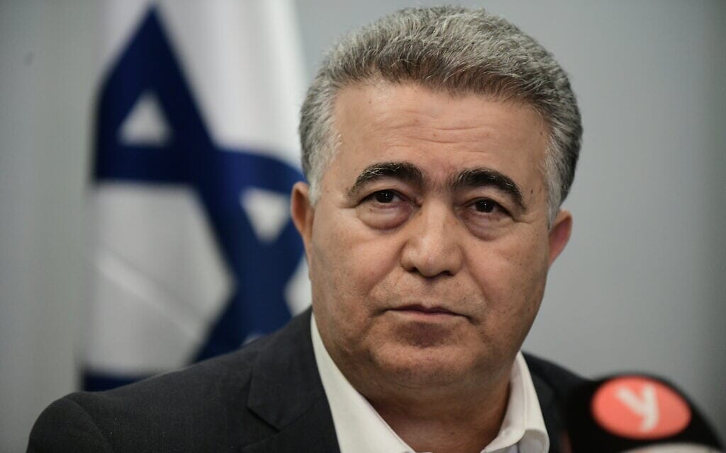 עמיר פרץ בתל אביב, 12 במרץ 2020 (צילום: תומר נויברג, פלאש 90) עמיר פרץ בתל אביב, 12 במרץ 2020 (צילום: תומר נויברג, פלאש 90)