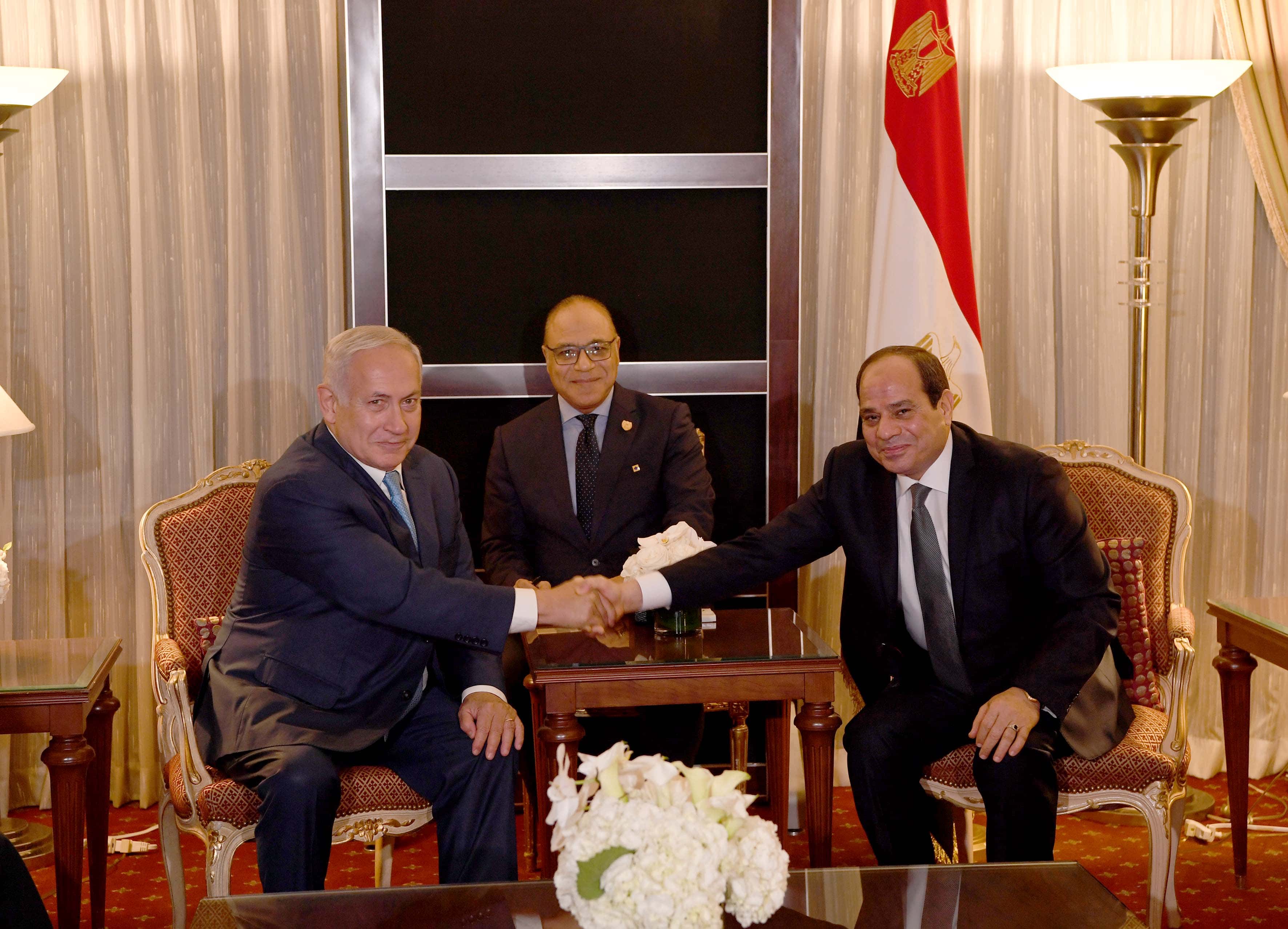 נשיא מצרים עבד אל-פתאח א-סיסי נפגש עם ראש הממשלה בנימין נתניהו בניו יורק, ב-27 בספטמבר 2018 (צילום: אבי אוחיון/לע&quot;מ)