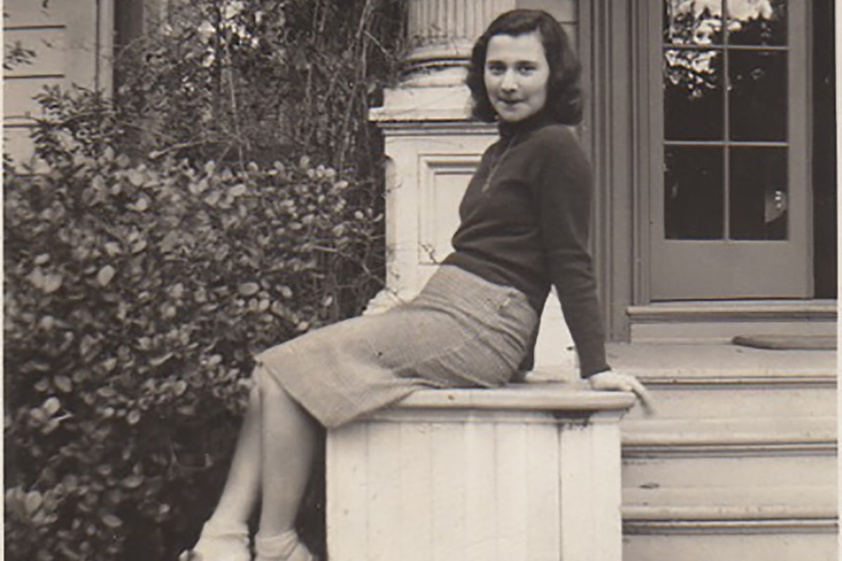 ביאטה סירוטה בקולג&#039;, בגיל 17, 1941 (צילום: אלבום משפחת גורדון)