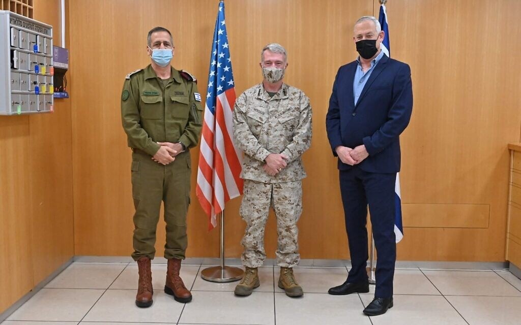 פגישה בין שר הביטחון, בני גנץ, הרמטכ"ל אביב כוכבי, והגנרל האמריקאי קנת' מקינזי, ראש פיקוד צנטרום, 29.1.2021 (צילום: אמיר חרמוני, משרד הביטחון) פגישה בין שר הביטחון, בני גנץ, הרמטכ"ל אביב כוכבי, והגנרל האמריקאי קנת' מקינזי, ראש פיקוד צנטרום, 29.1.2021 (צילום: אמיר חרמוני, משרד הביטחון)