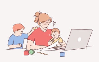 אמא וילדיה בבית. אילוסטרציה (צילום: iStock) אמא וילדיה בבית. אילוסטרציה (צילום: iStock)