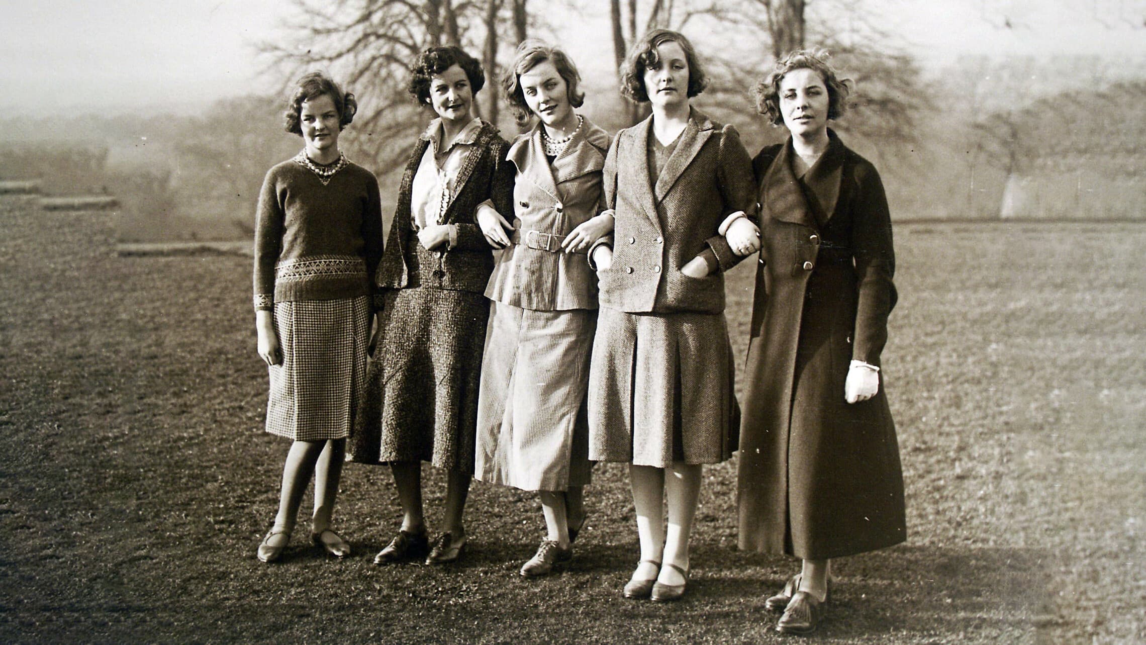 חמש מששת האחיות מיטפורד (צילום: ויקיפדיה)