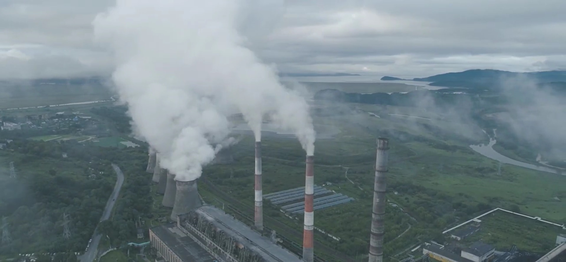 אילוסטרציה של פליטת פחמן, צילום מסך מתוך &quot;מס פחמן&quot; של &quot;סוף העולם&quot;