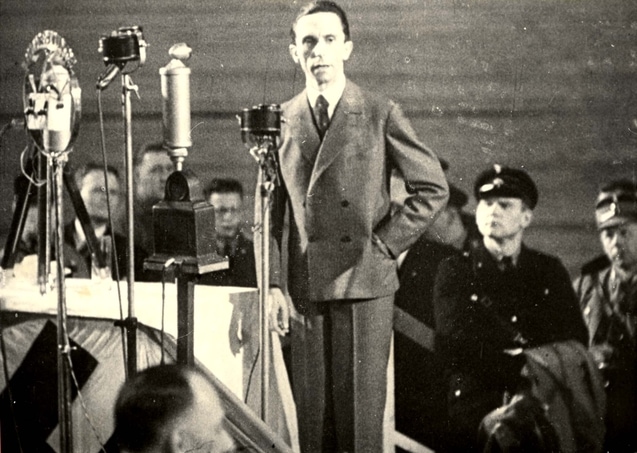 יוזף גבלס, שר התעמולה הנאצי, נושא נאום (צילום: Bengt von zur Muehlen/Yad Vashem Photo Archive)