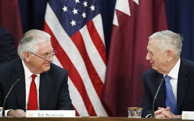 שר ההגנה ג&#039;יימס מאטיס (מימין) ושר החוץ רקס טילרסון בוושינגטון, ב-30 בינואר 2018 (צילום: AP Photo/Jacquelyn Martin)