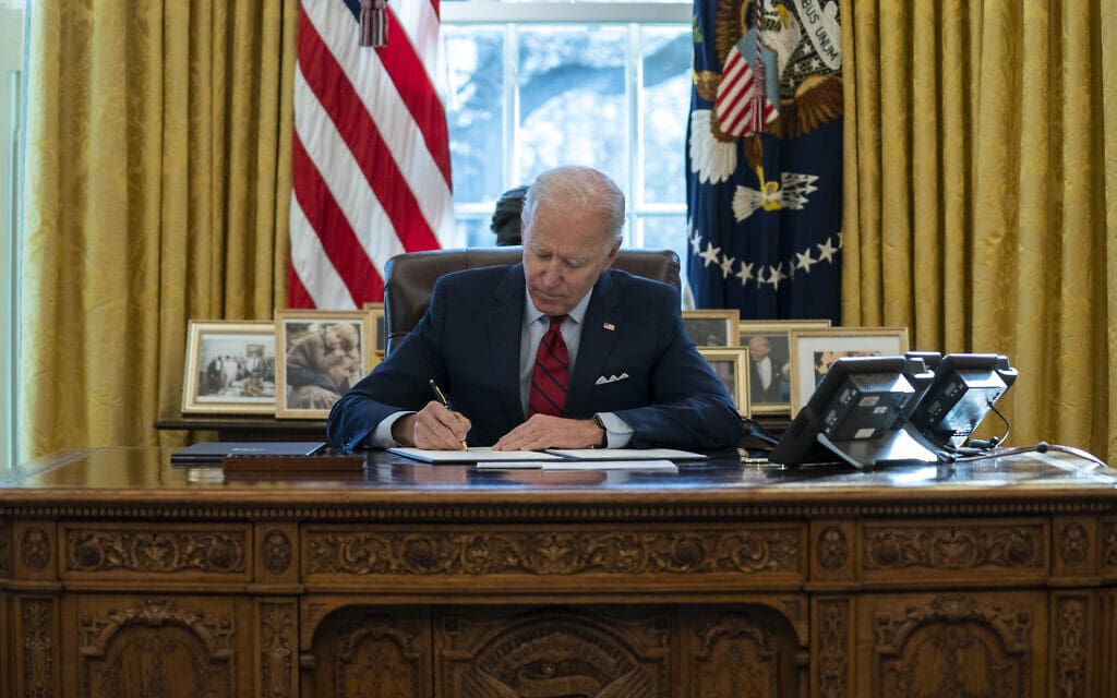 נשיא ארה&quot;ב ג&#039;ו ביידן בחדר הסגלגל, 28 בינואר 2021 (צילום: AP Photo/Evan Vucci)