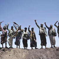 המורדים החותים בצנעה, תימן, בספטמבר 2014 (צילום: AP Photo/Hani Mohammed)