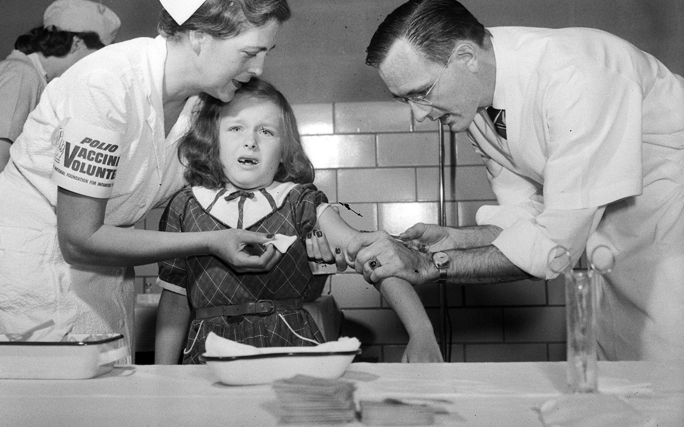חיסון לפוליו, 1954 (צילום: AP Photo/Harvey Georges)